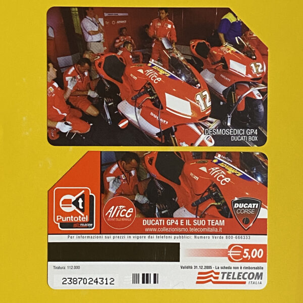 G1922 CCF4037 DUCATI GP4 E IL SUO TEAM - BOX