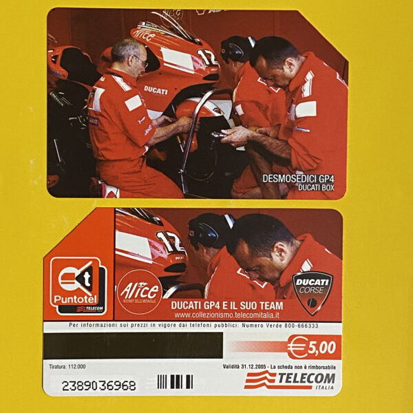 G1923 CCF4038 DUCATI GP4 E IL SUO TEAM - BOX